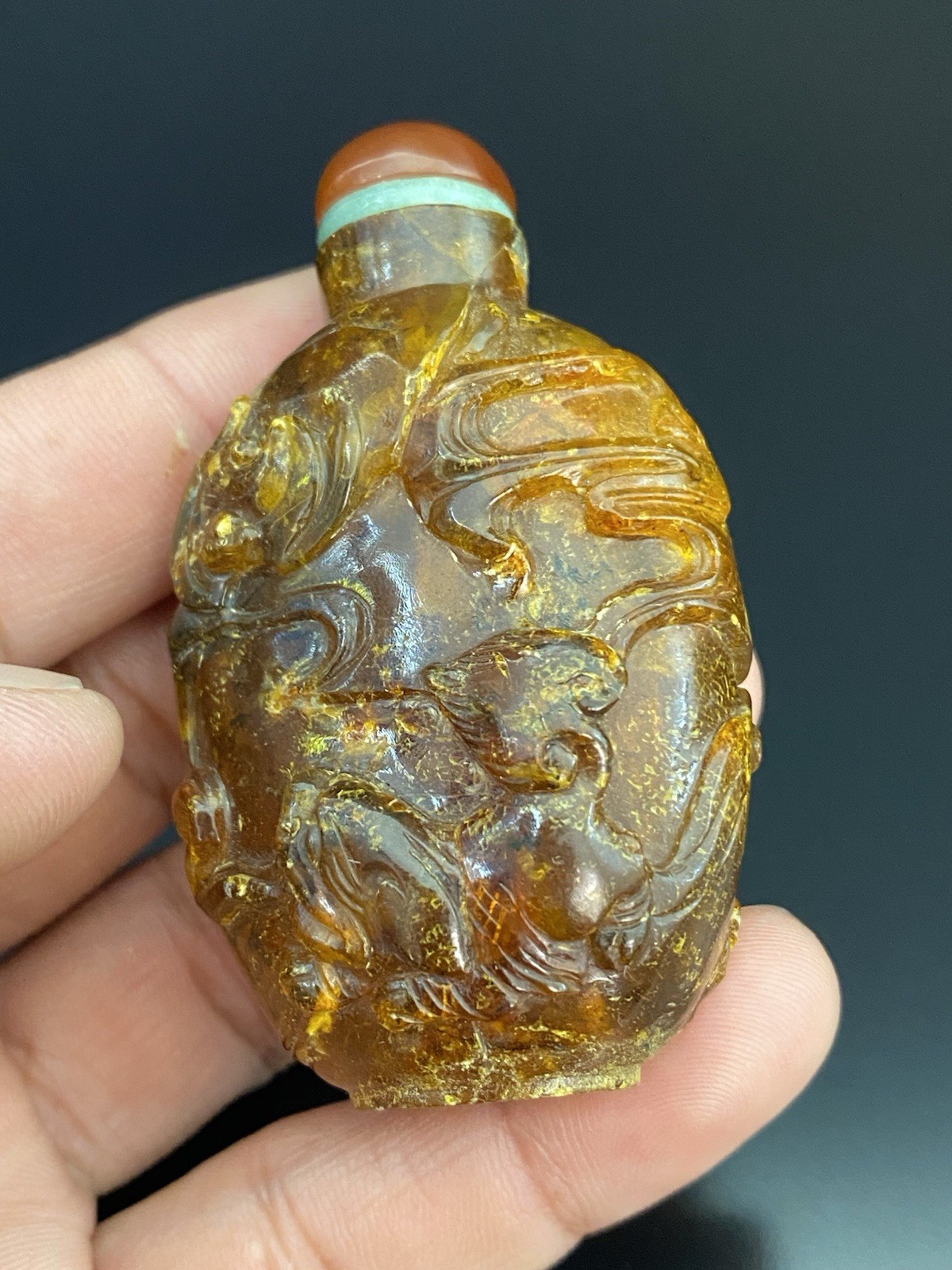 Antique Chinese Carved Honey Amber Foo Dog Lion Motif Snuff Bottle Carnelian Cap