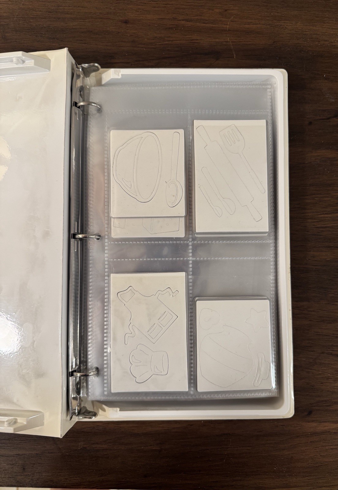 Zip’eCuts Wafer Thin Dies by AccuCut * 40 + Shapes in a Zip’eCuts Case