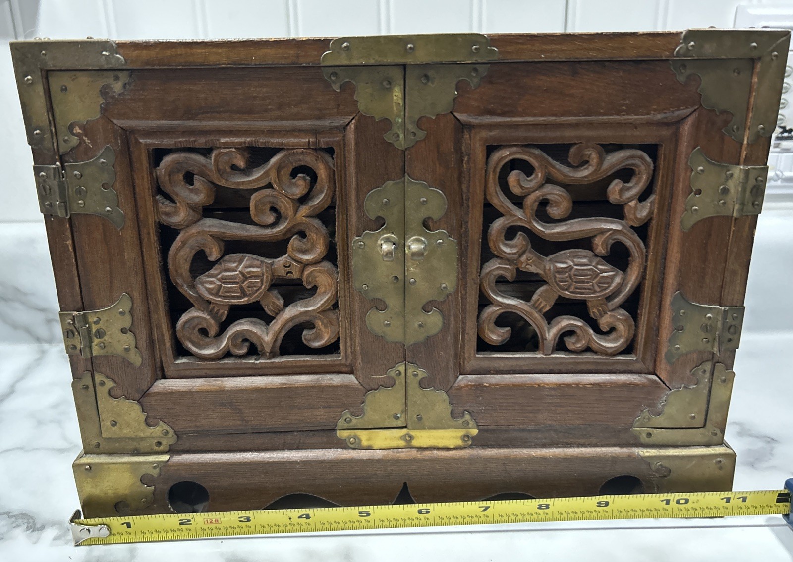 VTG CHINESE ASIAN WOOD & BRASS JEWELRY BOX CHEST 2 TURTLE WOOD DOORS & 6 DRAWERS