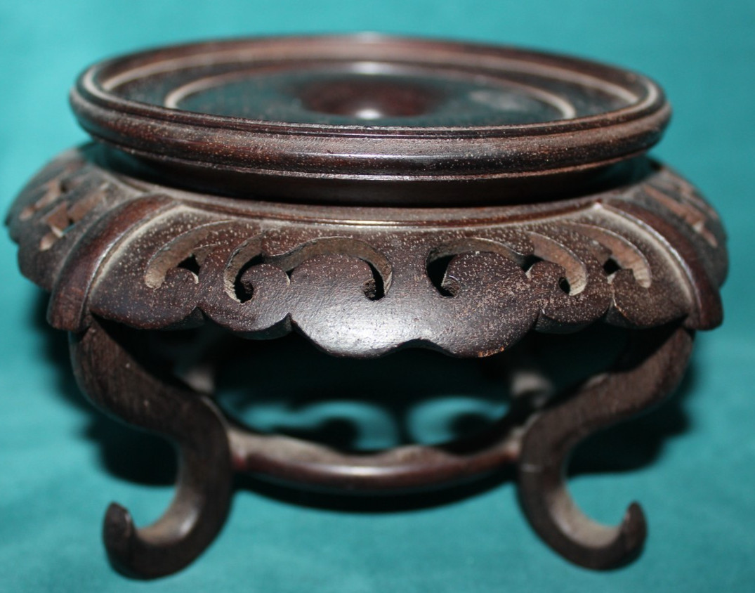 Dark Brown Wood Footed Pedestal Display Stand Oriental Design Graceful VTG 4.5″