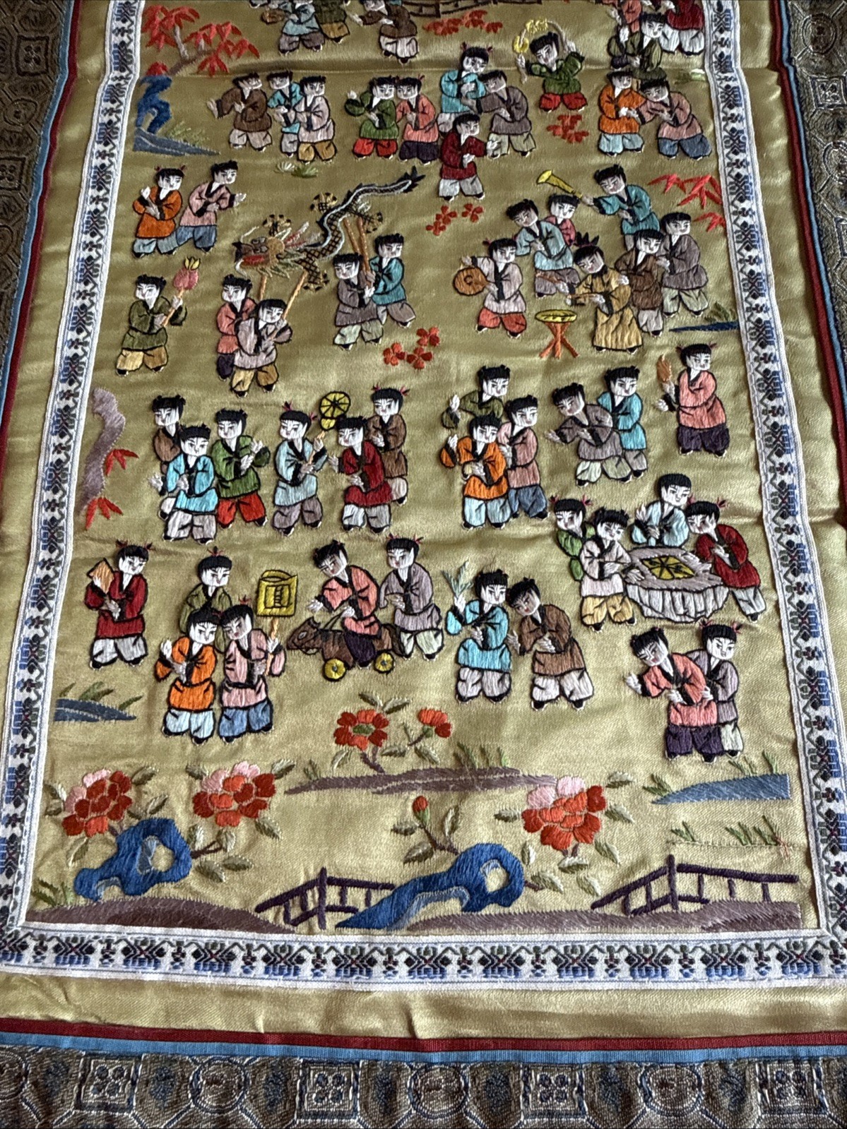 VTG Chinese Embroidered Silk Panel Wall Hanging of 100 Children 25.75” x 13”