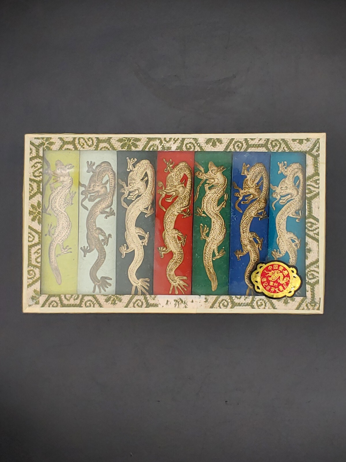 德记胡开文徽墨金龙五彩墨 1980’s Chinese Hukaiwen Colour Calligraphy Carved Dragon Ink Sticks