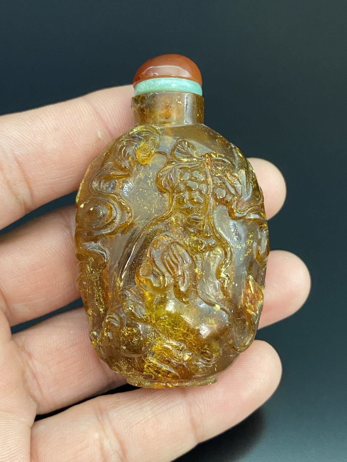 Antique Chinese Carved Honey Amber Foo Dog Lion Motif Snuff Bottle Carnelian Cap