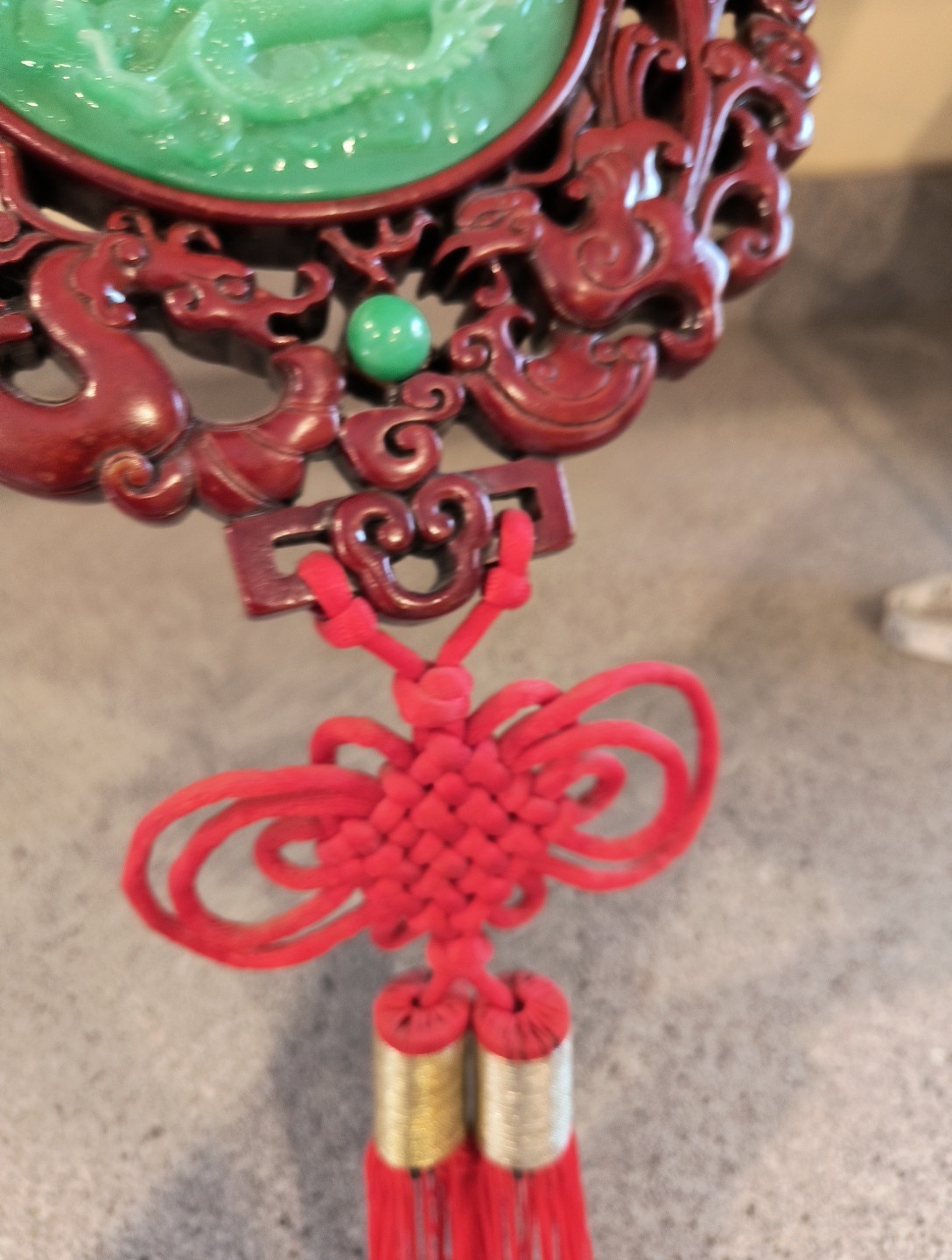 Chinese Culture Red Knot Dragon Resin Green Faux Jade Wall Hanging 9″ Wide