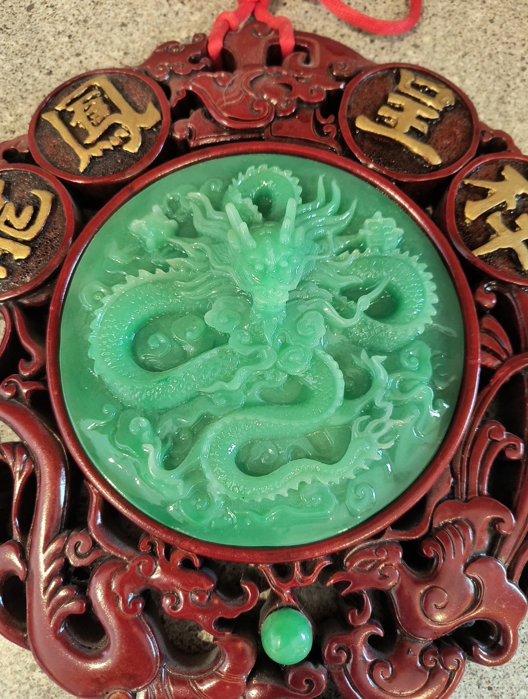 Chinese Culture Red Knot Dragon Resin Green Faux Jade Wall Hanging 9″ Wide