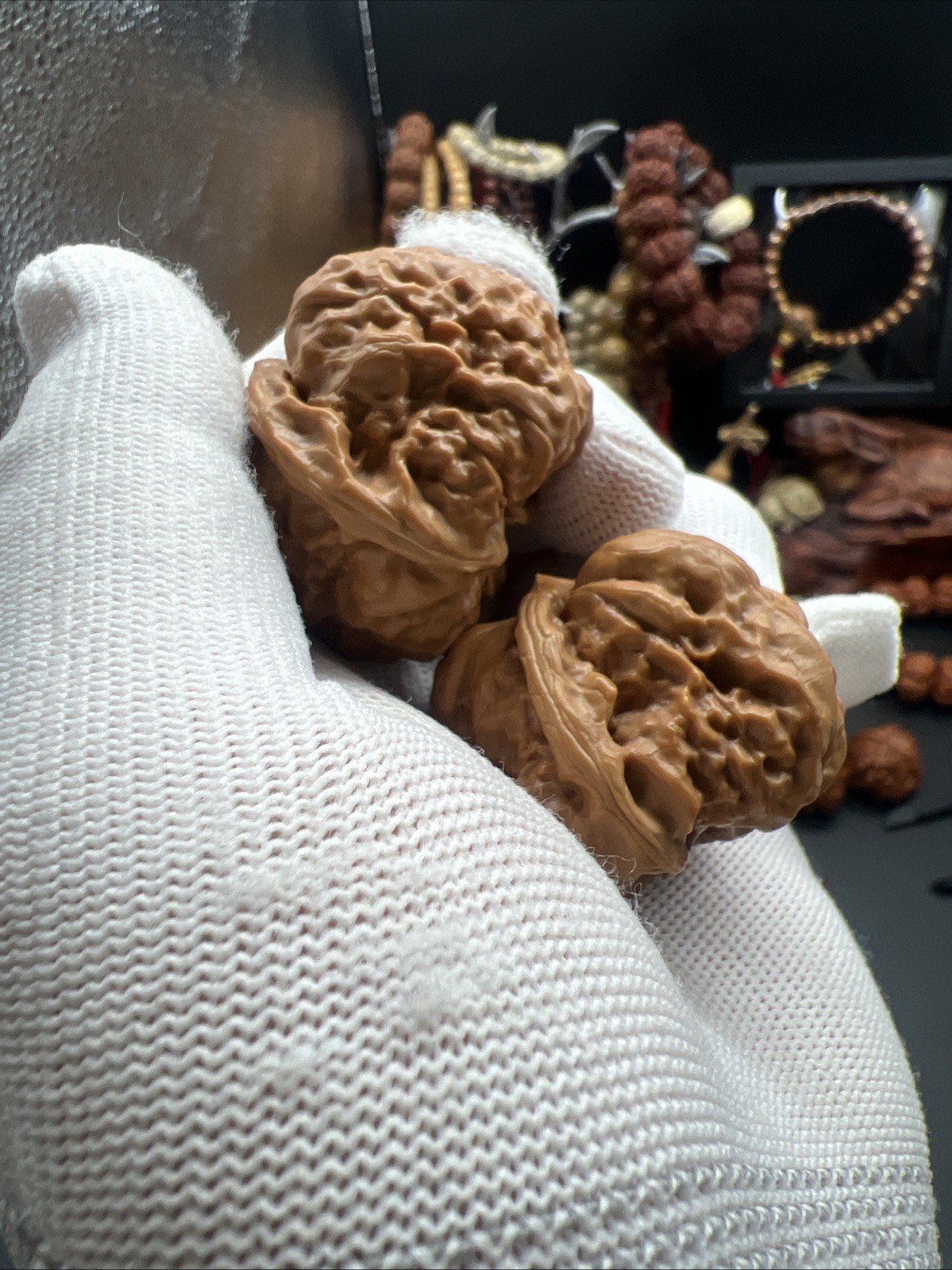 Pair of Match Chinese Health Walnut 36×38×31 精配文玩核桃金蟾蛤蟆头