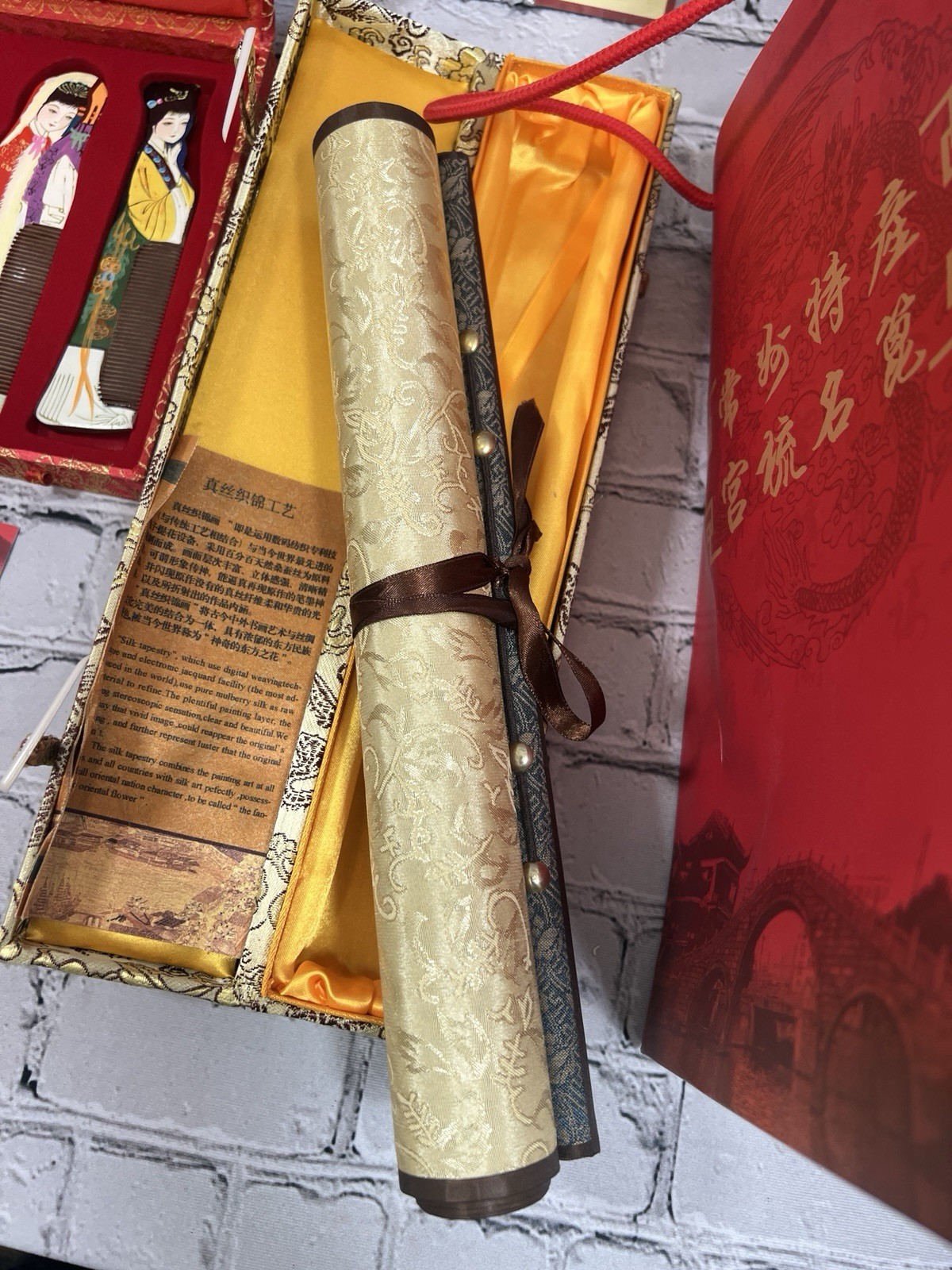 Chinese Cultural Gift Set Lot Scroll Art Traditional Combs Keychains Boxed