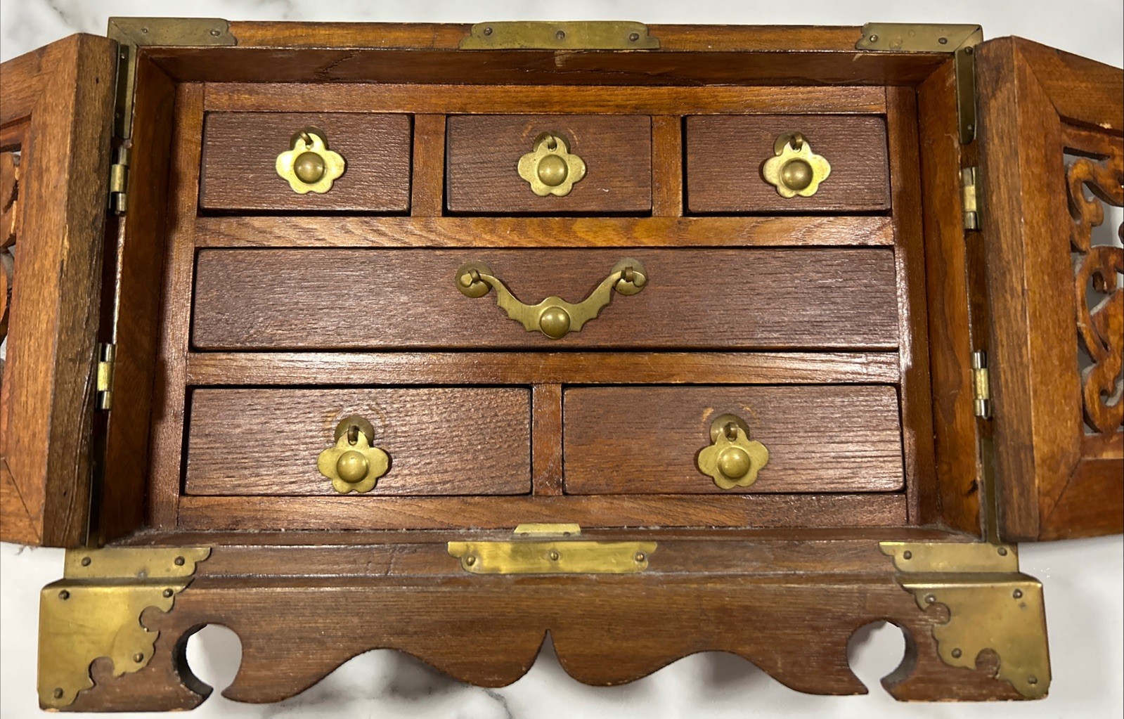 VTG CHINESE ASIAN WOOD & BRASS JEWELRY BOX CHEST 2 TURTLE WOOD DOORS & 6 DRAWERS