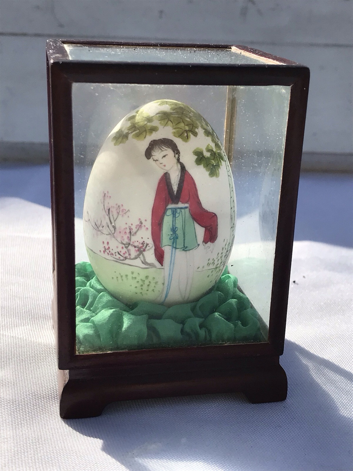 Vtg Asian Hand Painted Art Chinese Egg Display Case Home Decor Figurine Geisha