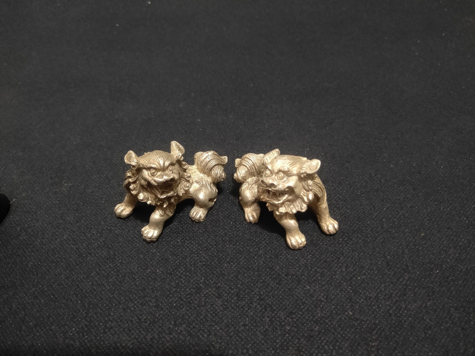 Collectible old tibet silver carved pair foo fu dog door lion guardian statue