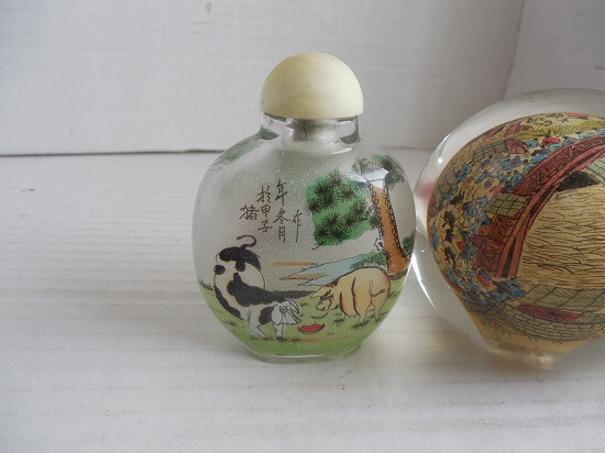 Vintage Chinese Reverse Painted Glass Sphere , snuff bottle + gourd ornament