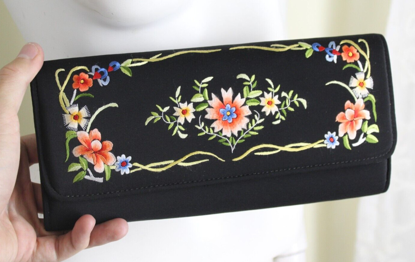 Estate 70s 80s Art-to-Wear Chinese Silk Embroidered Boho Long Wallet