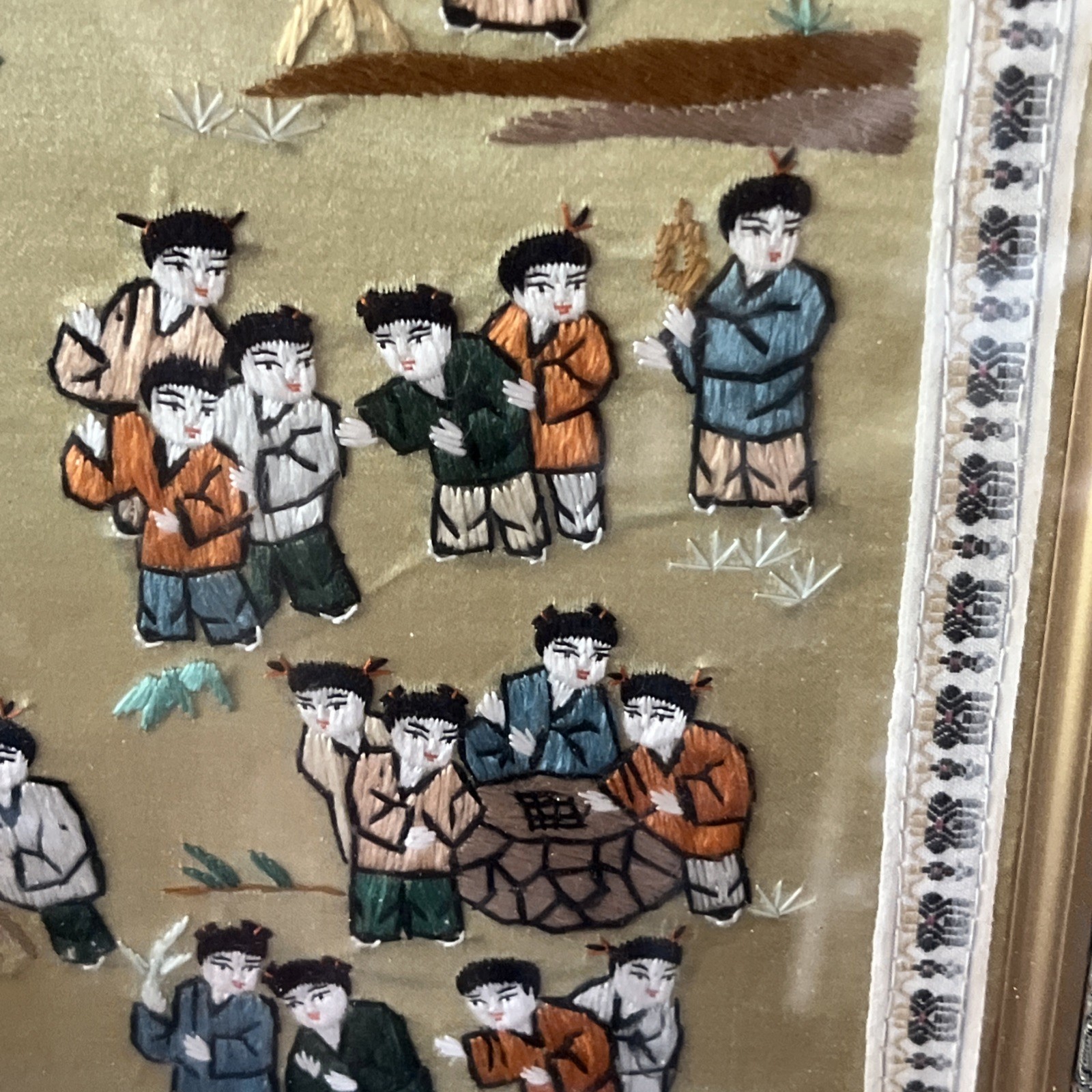 Chinese 100%Hand embroidered Peking Embroidery Art: Party painting screen