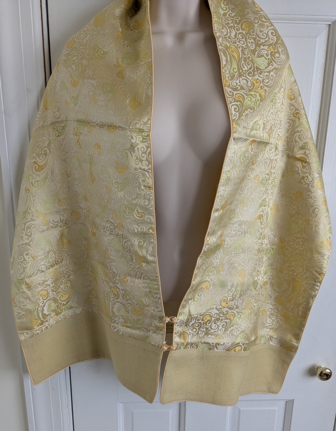 NEW in Mesh Bag Nanjing Yunjin Research Inst. Silk Brocade Scarf/Shawl w/Frog
