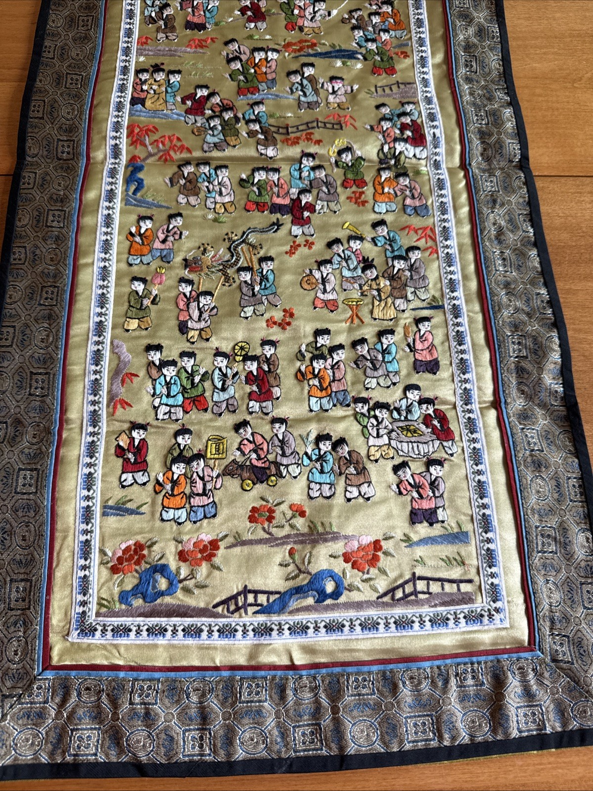 VTG Chinese Embroidered Silk Panel Wall Hanging of 100 Children 25.75” x 13”