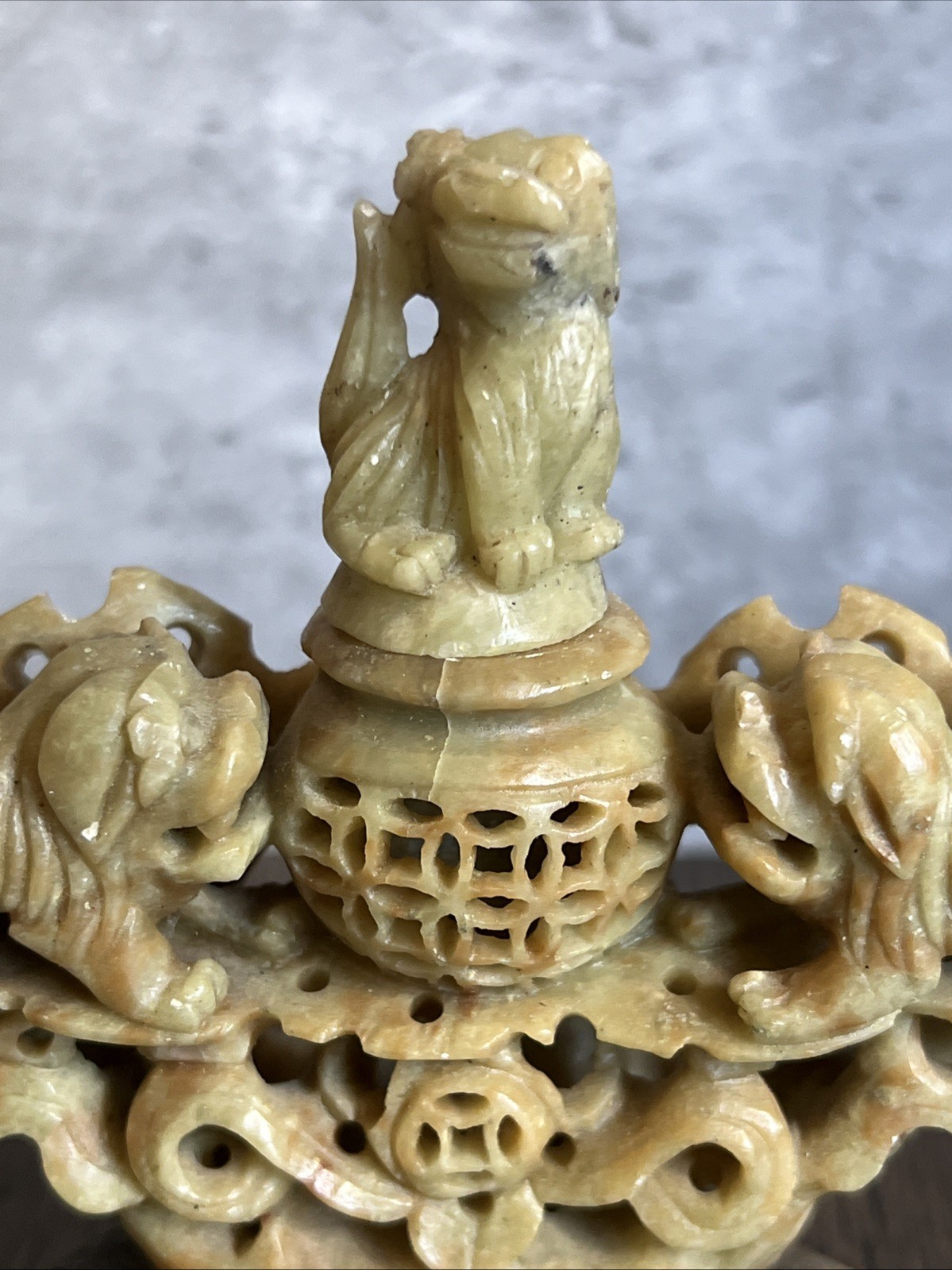 VINTAGE HAND CARVED SOAP STONE INCENSE BURNER FOO DOGS/LIONS CHINA 4×4