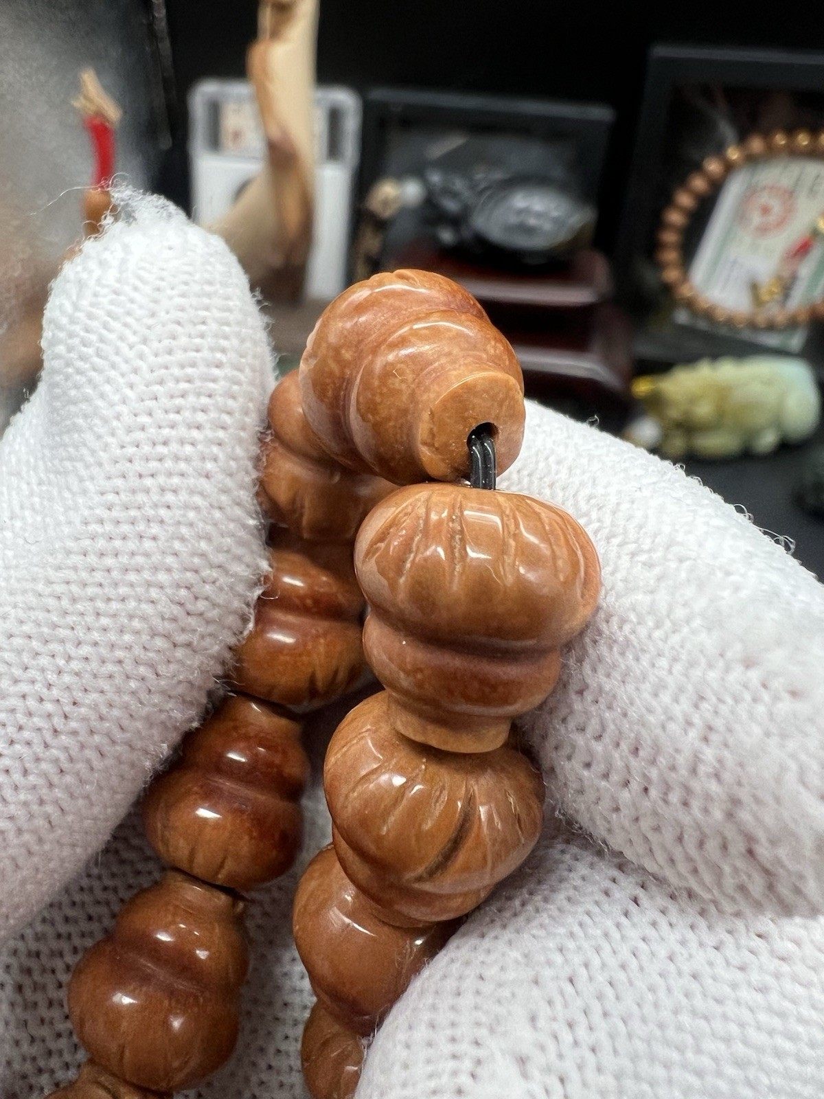 11x12mm dragon patterned peach pit carved gourd bracelet 龙纹桃核雕刻小葫芦手串
