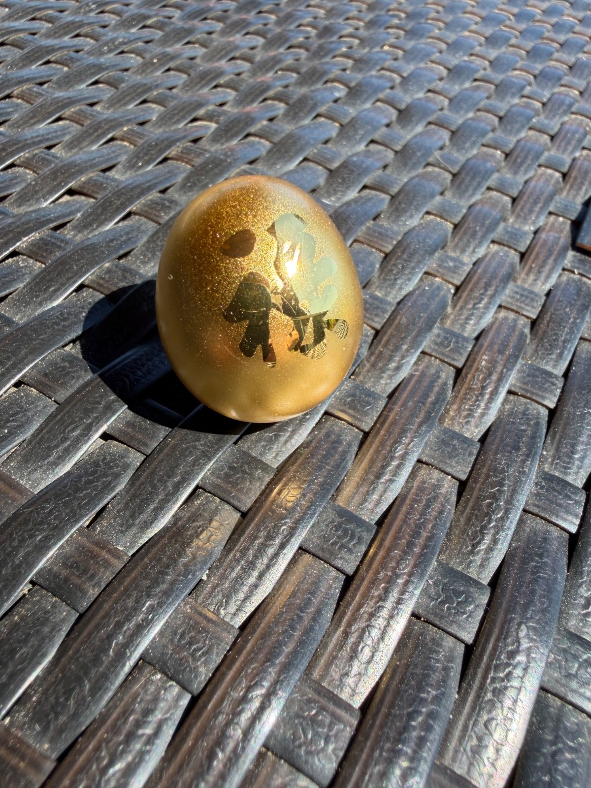 Risis Chinese Gold Decorative Display Egg with Stand Elegant Ornament