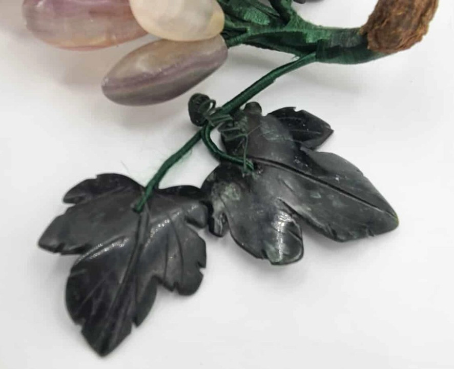 Vtg 1950’s Grape Cluster Hand Carved & Polished Quartz Grapes, Jade Leaves ~6.5″