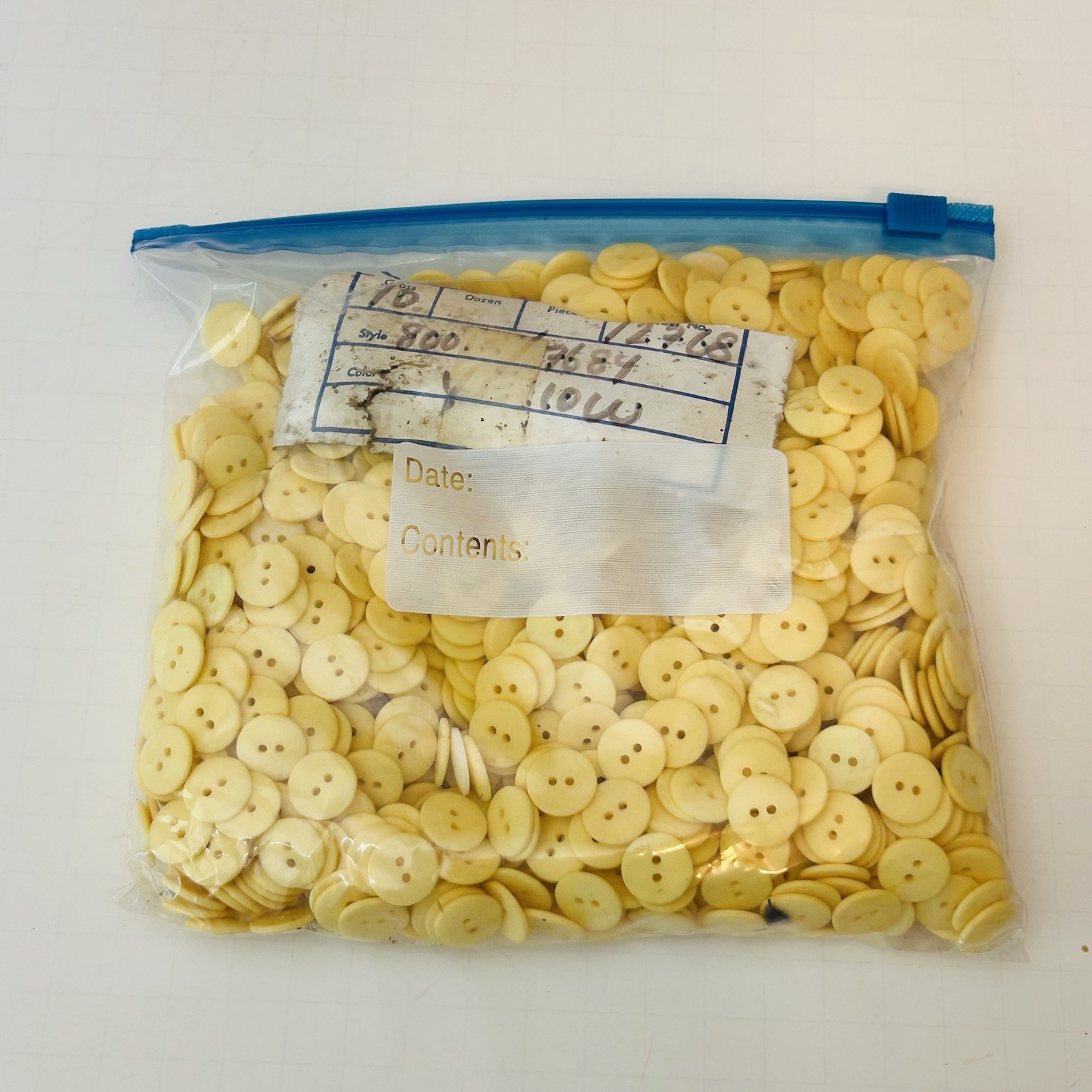 VTG Lot of Cream/Light Yellow Matte Finish 1/2″ 2 Hole Buttons #12768 15 oz. Bag