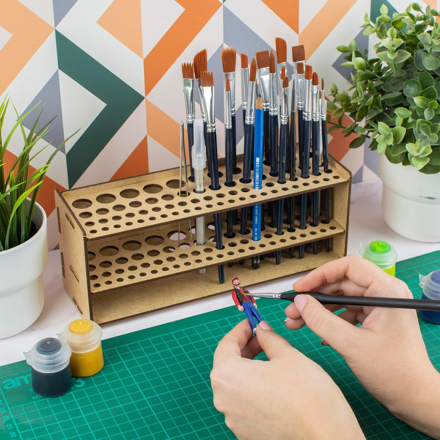 Paint Brush holder. Large Capacity Paint brush organizer and Art Supply Organize
