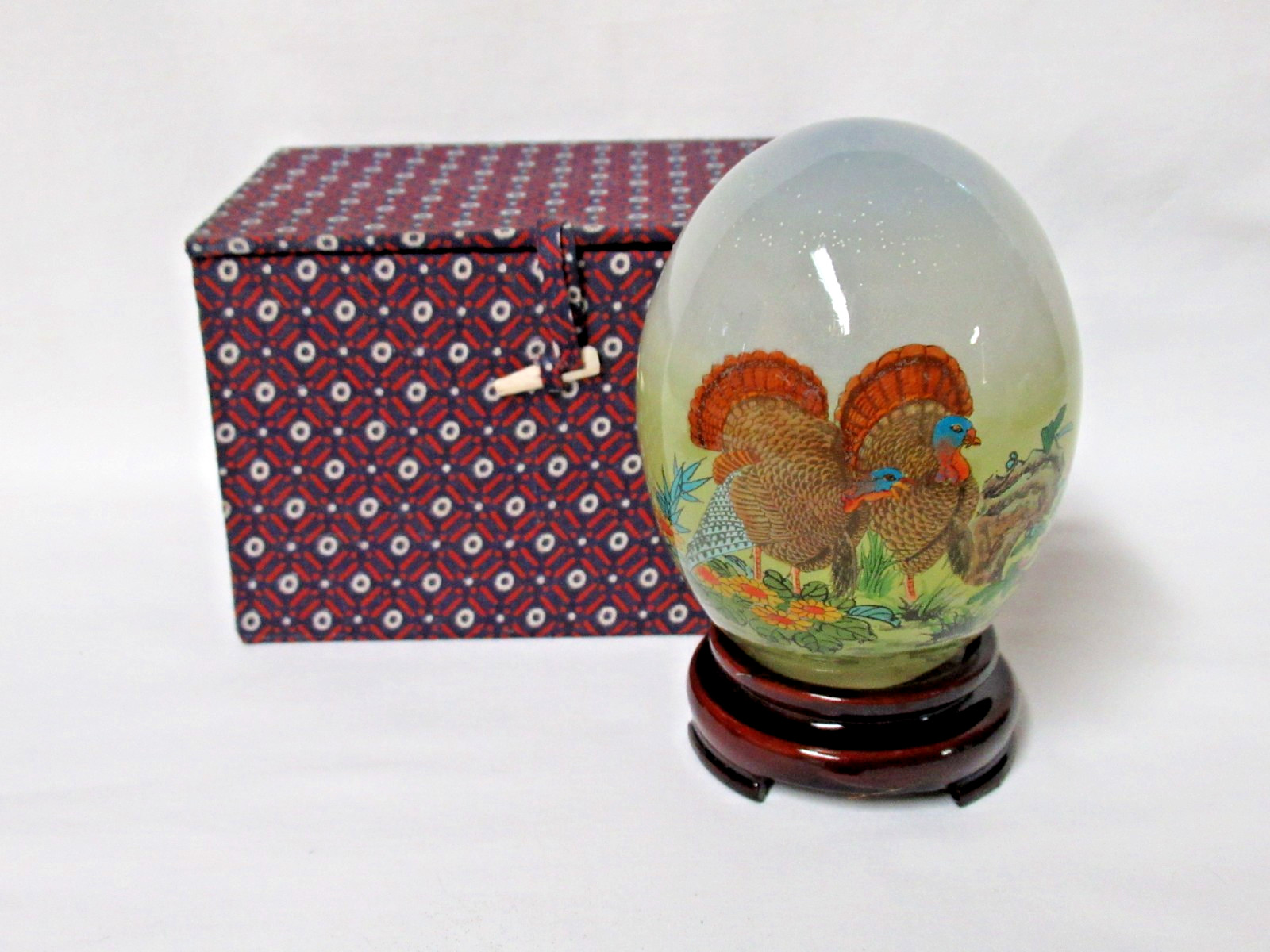 VINTAGE ORIENTAL ASIAN REVERSE HAND PAINTED GLASS EGG & STAND IN ORIGINAL BOX