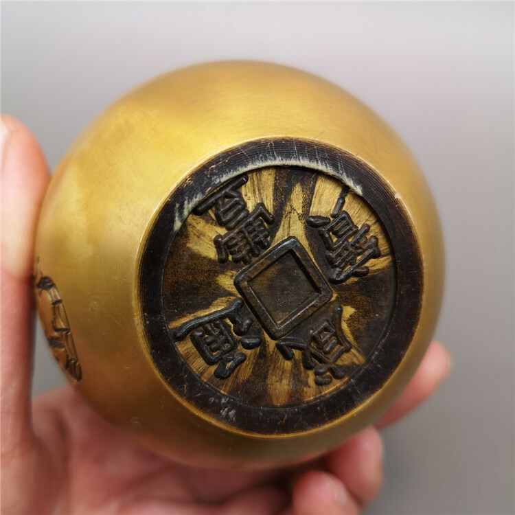 China Collectible Brass Copper Cylinder Ornaments Boy Buddha Jar Water Tank