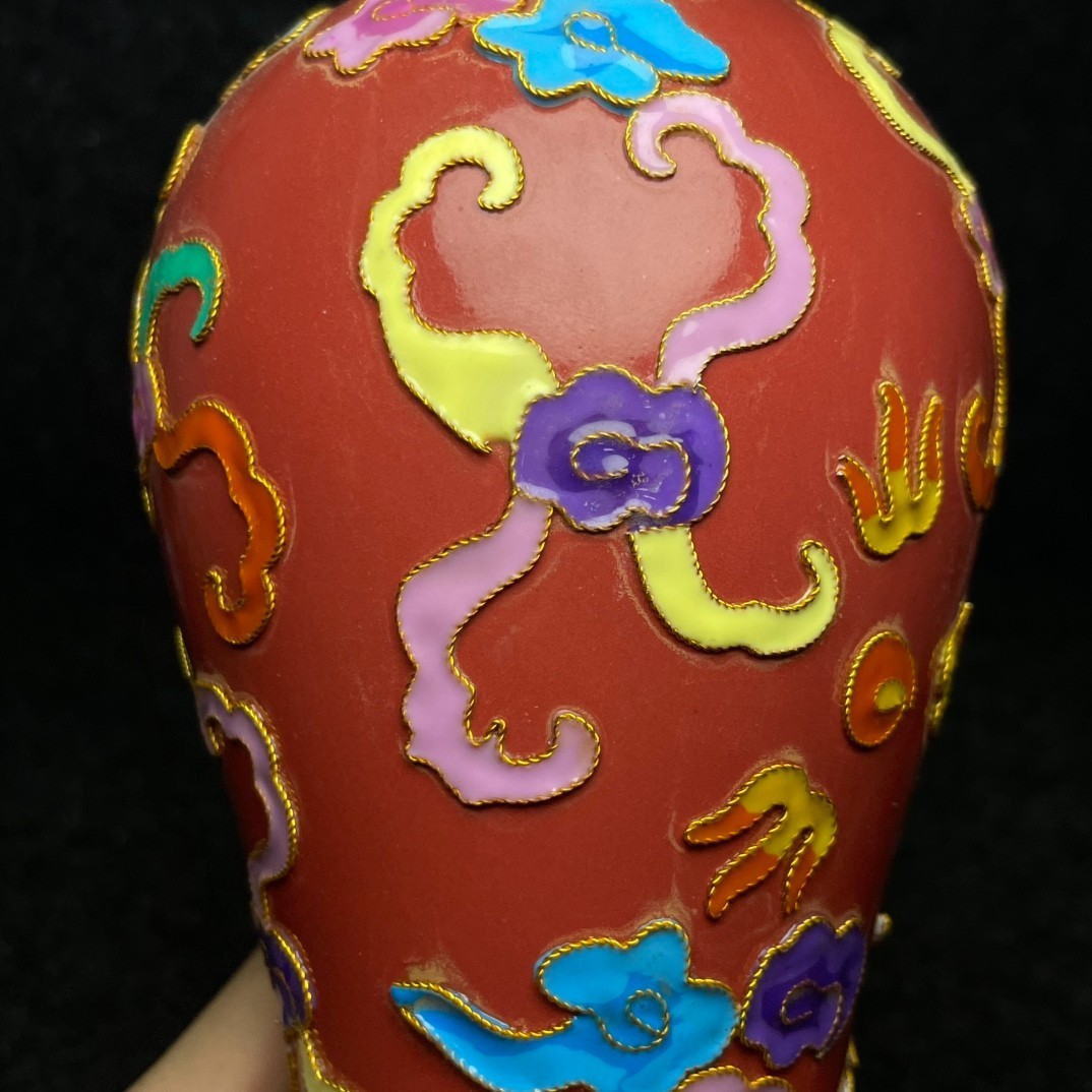 Imperial cloisonn é enamel multicolored glazed porcelain vase