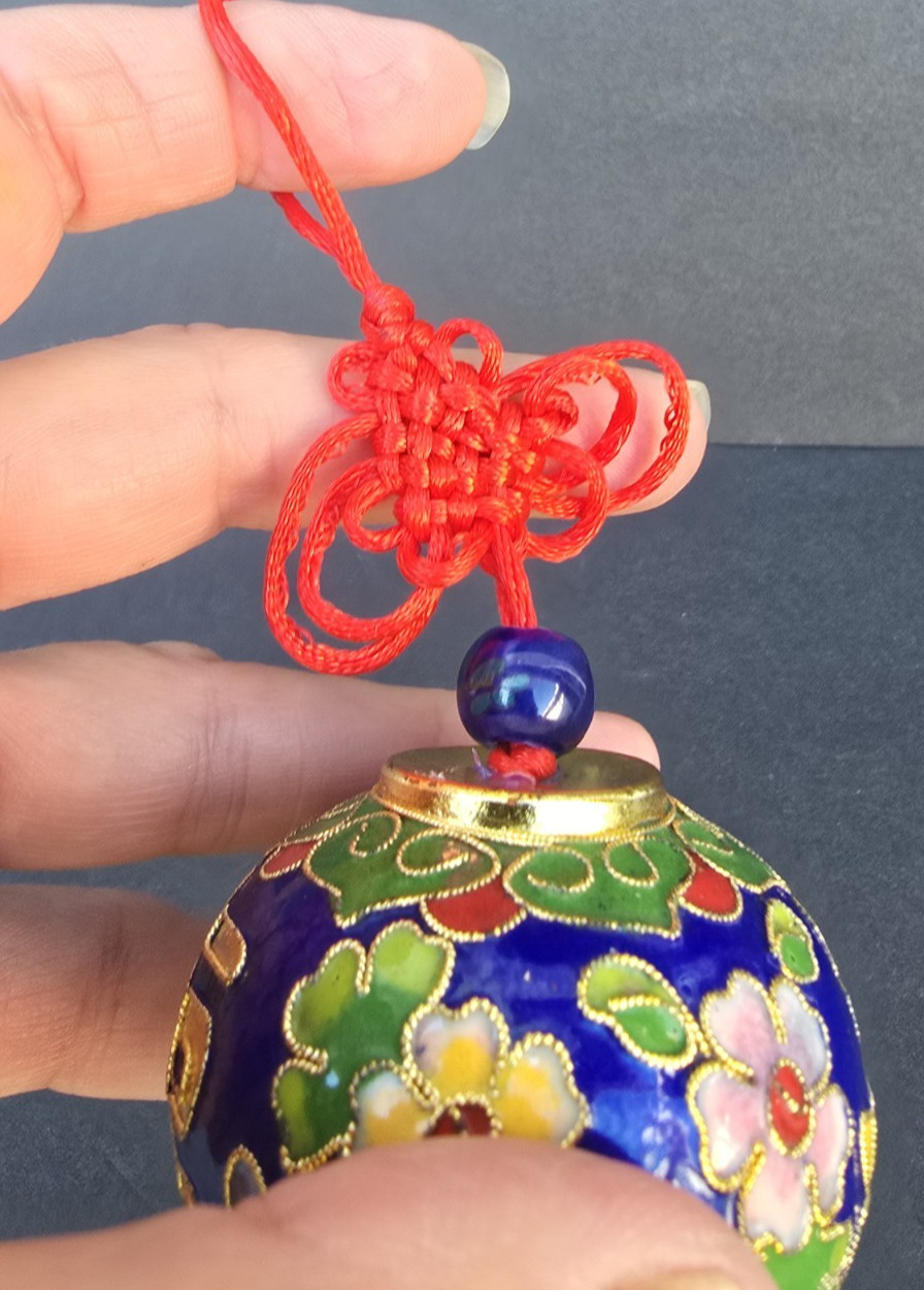 Vtg Oriental Chinese Cloisonne Enamel Ball Gold Red Knot & Tassel Ornament