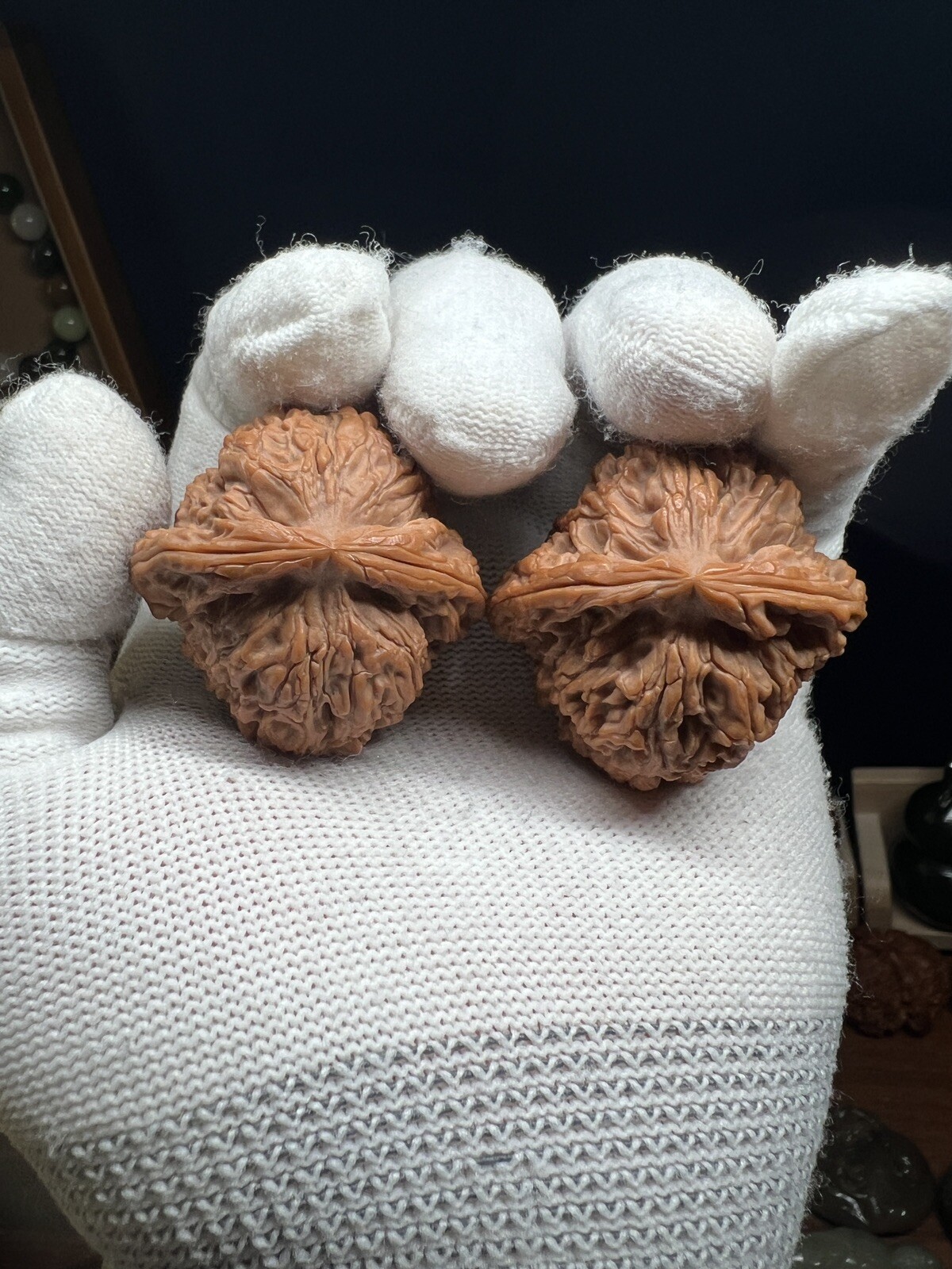 Pair of Match Chinese Health Walnut Collection41×40×36mm 精配文玩核桃～南疆石