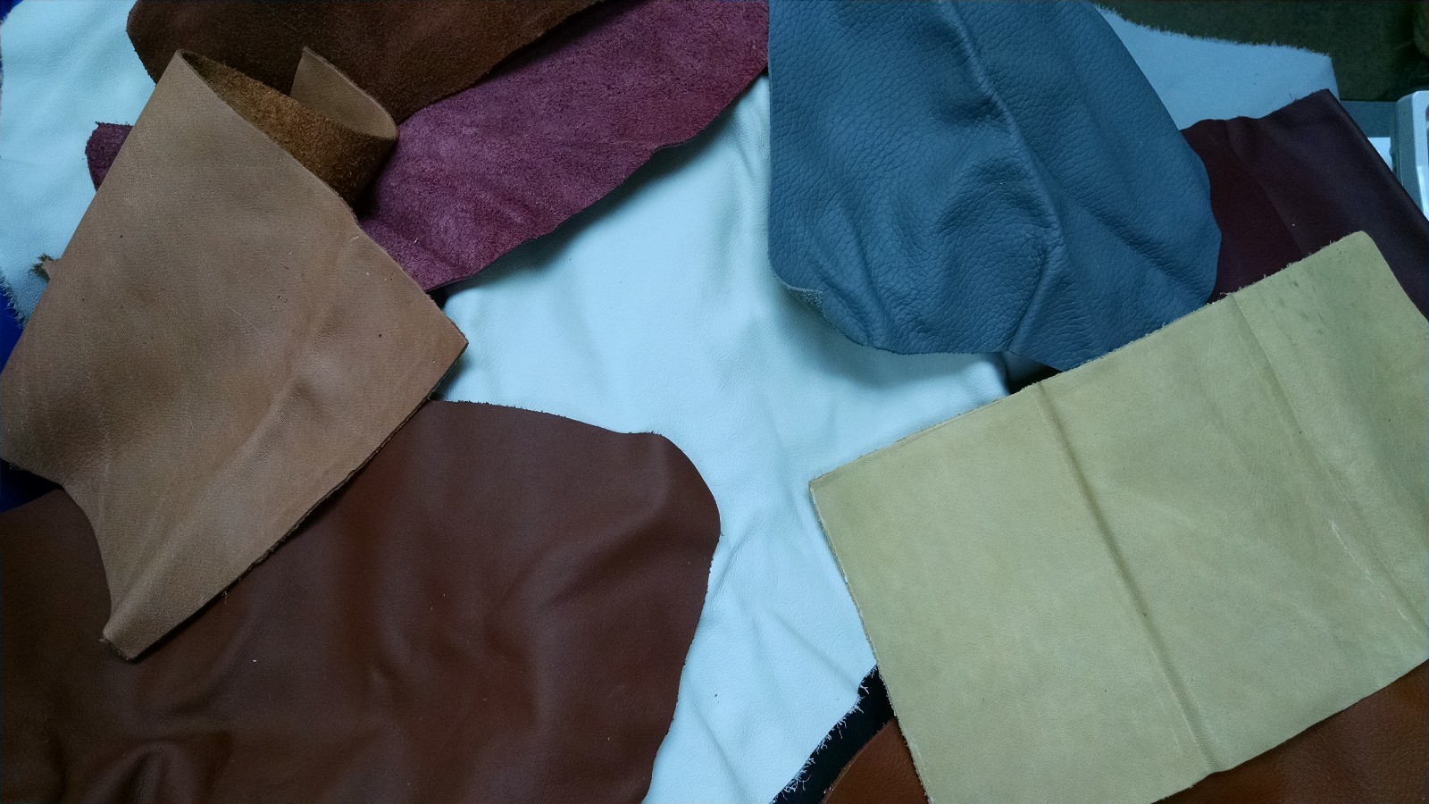 3 lbs Bulk Scrap Leather Trimmings 1 to 4 oz Cowhide Remnants Upholstery Craft