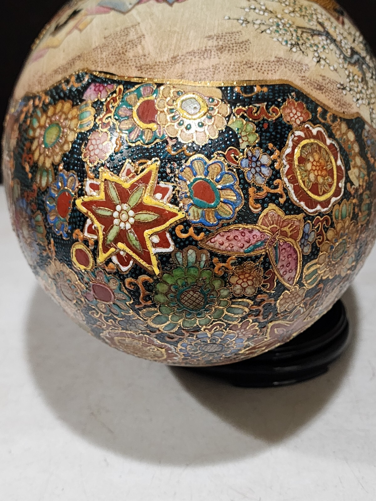 Hand Painted Geisha Girls Large 14″ Porcelain SATSUMA Egg w Stand Made in China