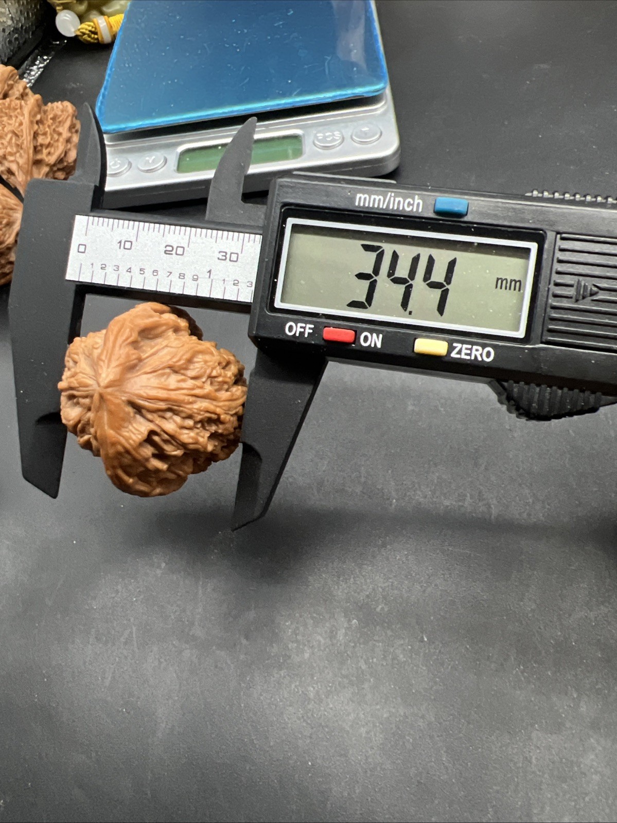 Pair of Match Chinese Health Walnut Collection36×34×33mm 精配文玩核桃～南疆石