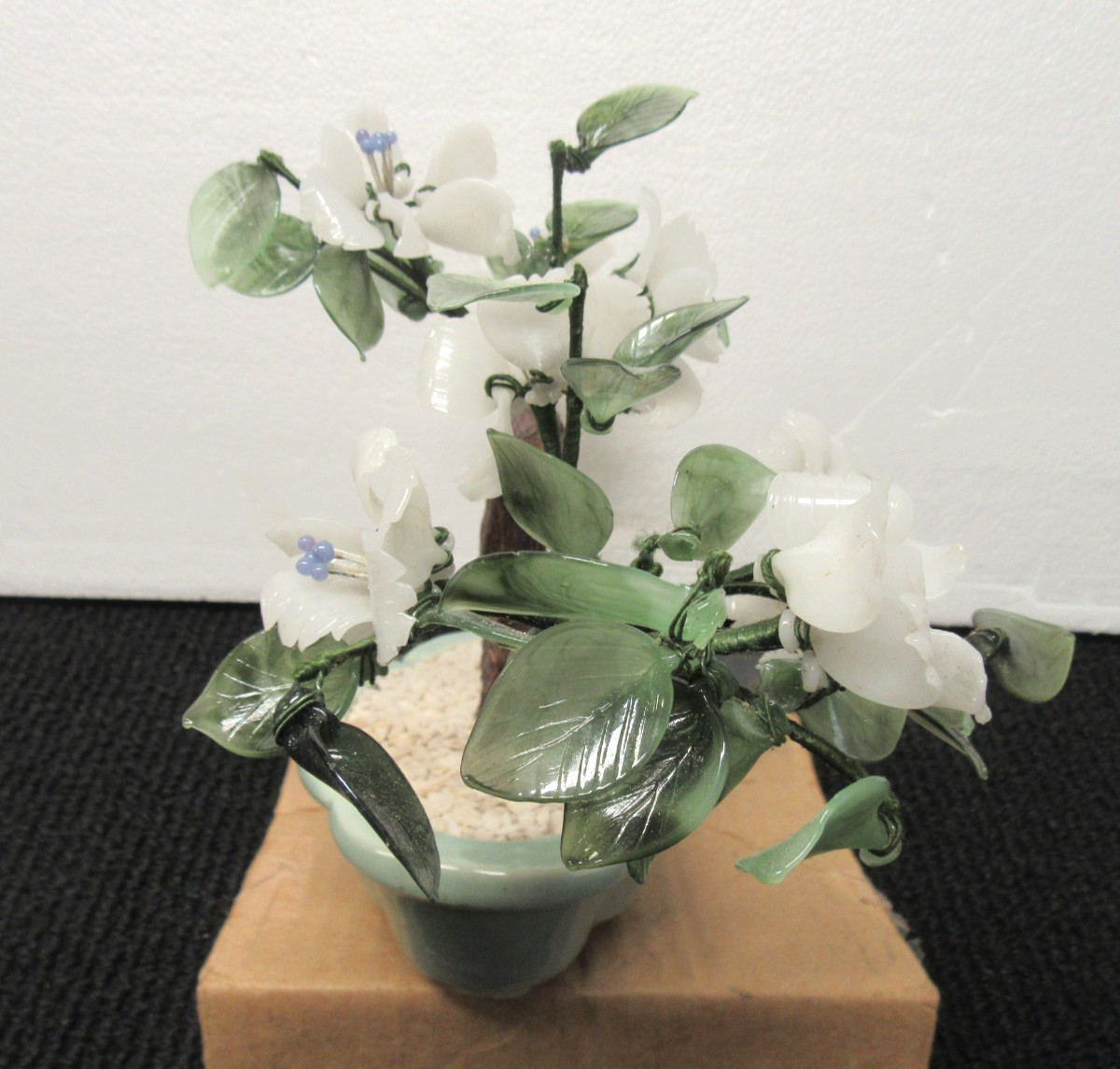 Vintage Chinese Jade Glass Bonsai Tree 12″ Wide x 8″ Tall White/Blue Flowers#CBC