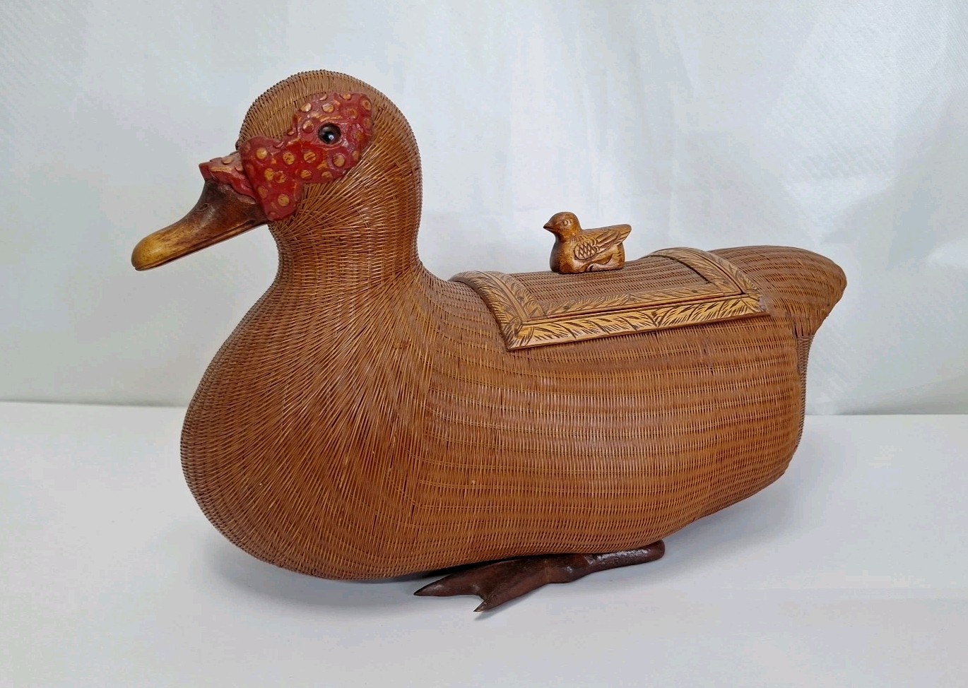 Mid Century SHANGHAI HANDICRAFTS WICKER & CARVED WOOD BASKETRY Basket BOX DUCK