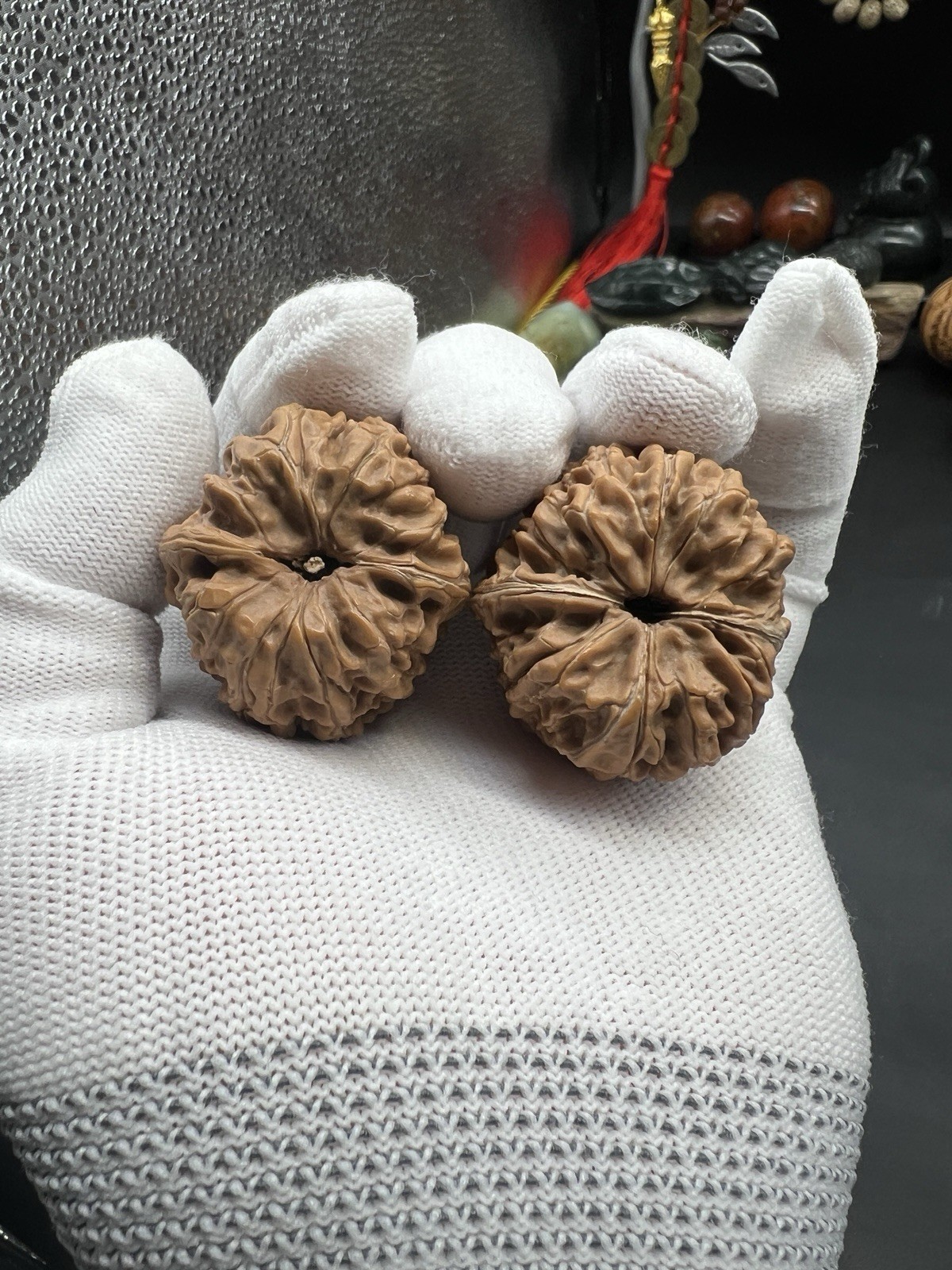 Pair of Match Chinese Health Walnut 36×39×36mm 精配文玩核桃～全品闷墩