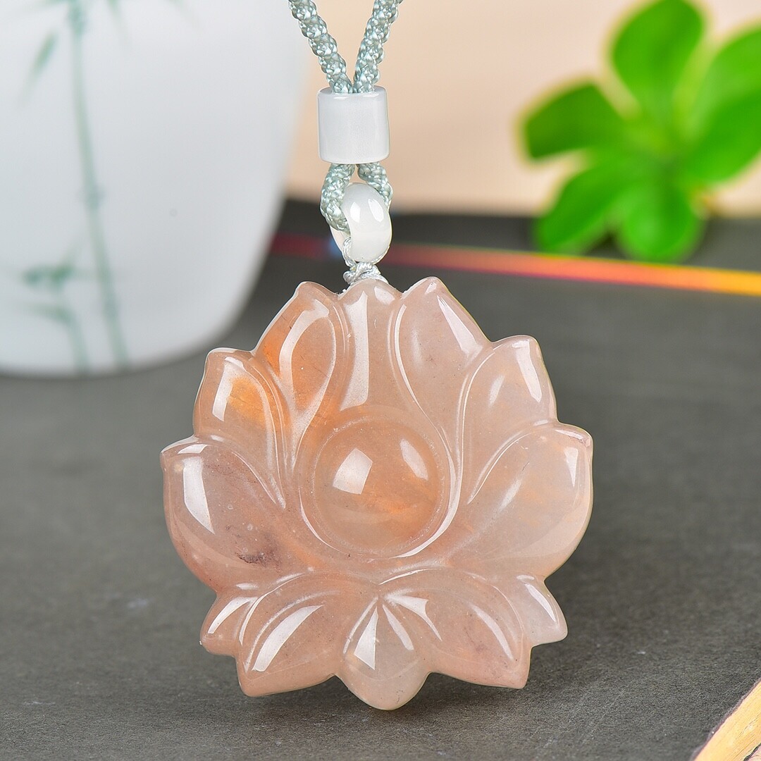 China Jade Hand Carving Exquisite Pretty Lotus Flower Pendant金丝玉
