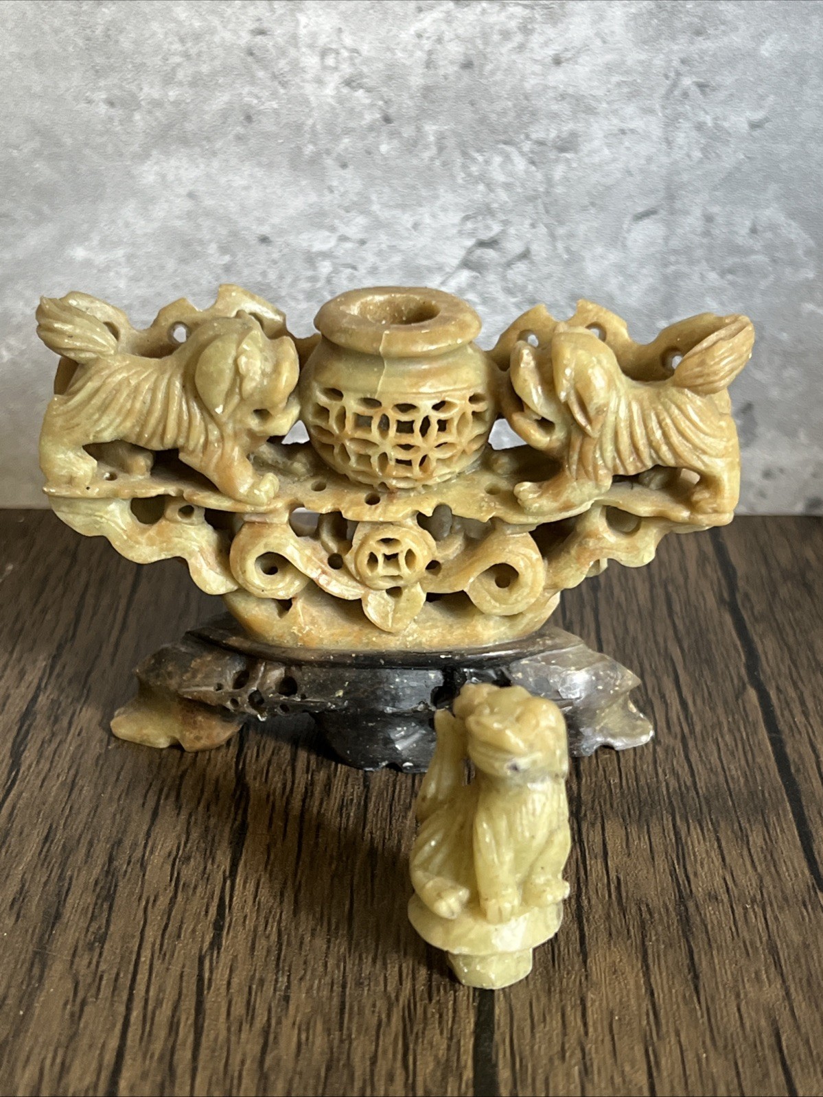 VINTAGE HAND CARVED SOAP STONE INCENSE BURNER FOO DOGS/LIONS CHINA 4×4