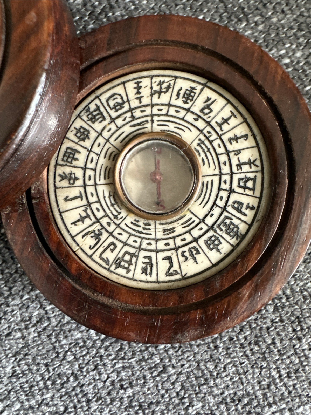 Chinese Zodiac Compass Wood Circle Inlaid Symbols Feng Shui Luo Pan Swivel Lid