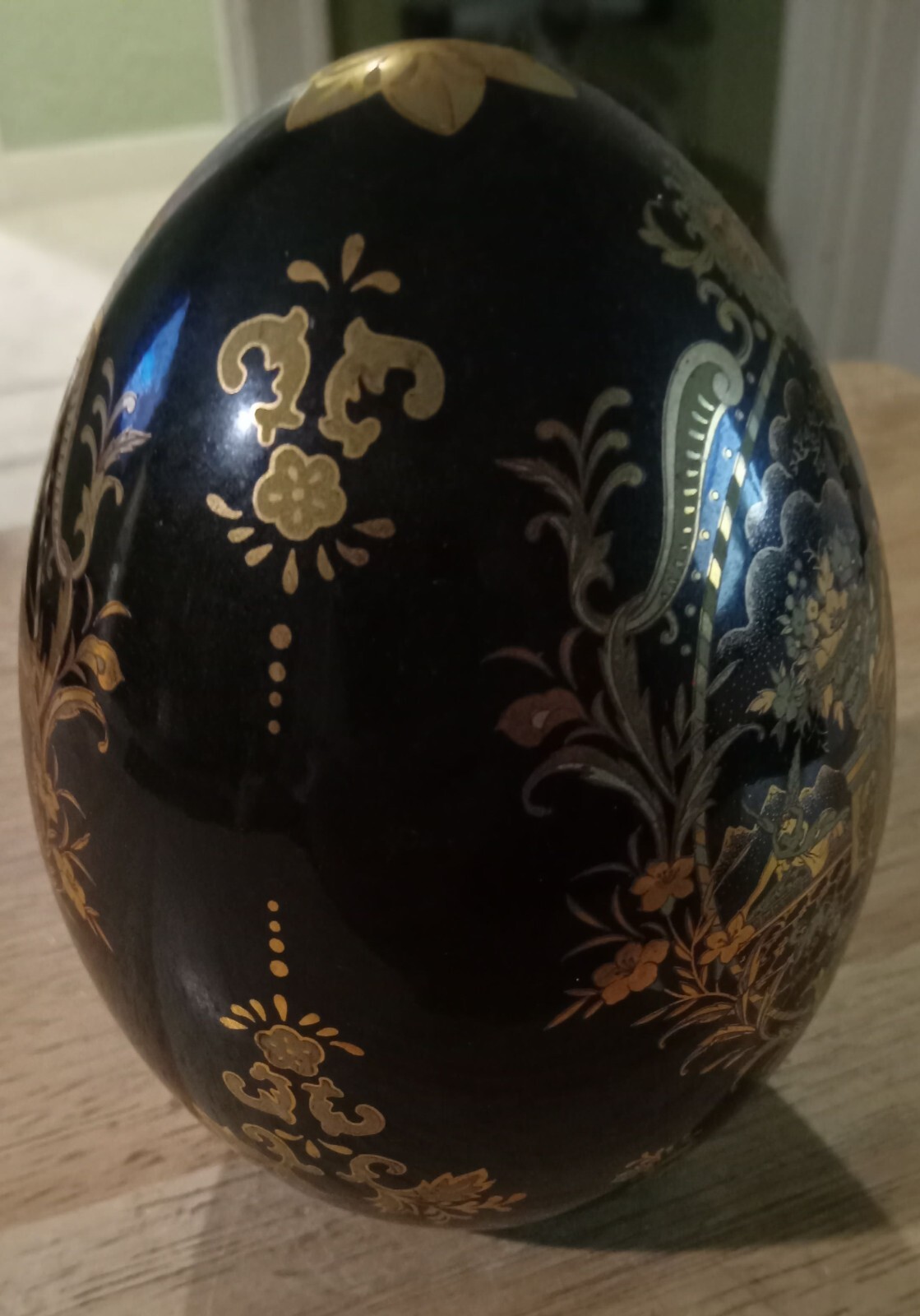 Vintage Satsuma Black Gilt Gold Chinese Egg 4.5″ Tall