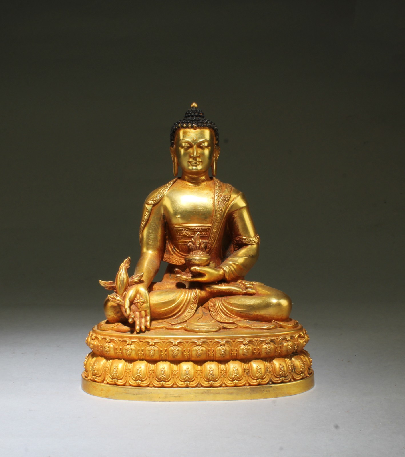 A Gilt Bronze Buddha Statue