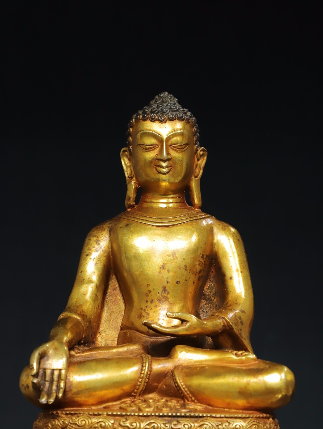 Bronze gilded statue of Amitabha Buddha