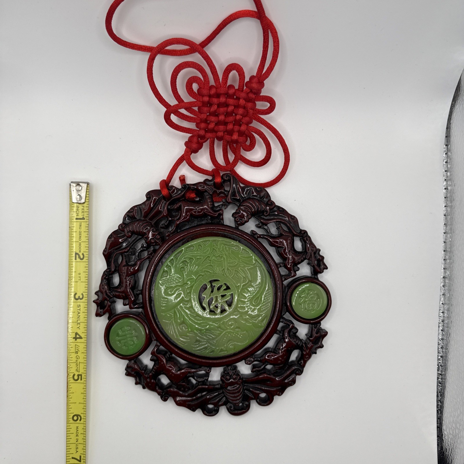 Vintage Chinese Culture Red Knot Faux Jade Wall Hanging