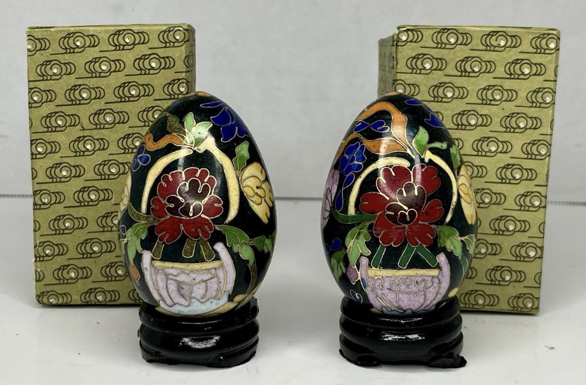 2 Vintage Handmade Chinese Cloisonne Copper Enamel Egg Traditional Floral Motif