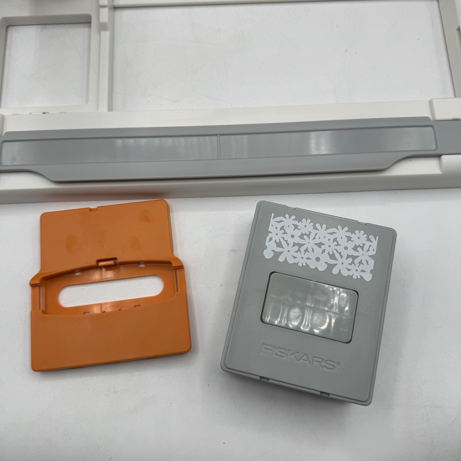 Fiskars Advantedge Punch System W Flower Garden Cartridge Create Perfect Borders