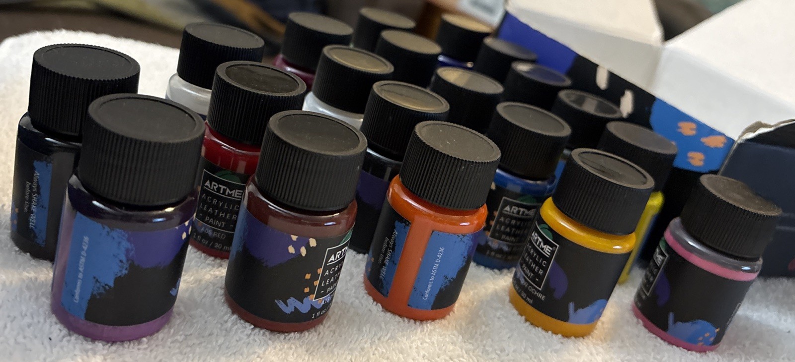 Acrylic Leather Paint Set, 20 Colors x 30ml Acrylic Leather Dye Kit Perfect