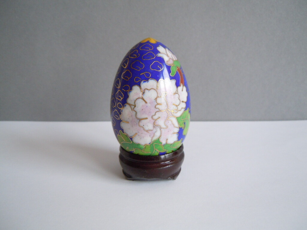 Cloisonne Egg Dark Blue Colorful Gold Tone Wooden Base Stand 43.6 g/6.3 x 4.1 cm