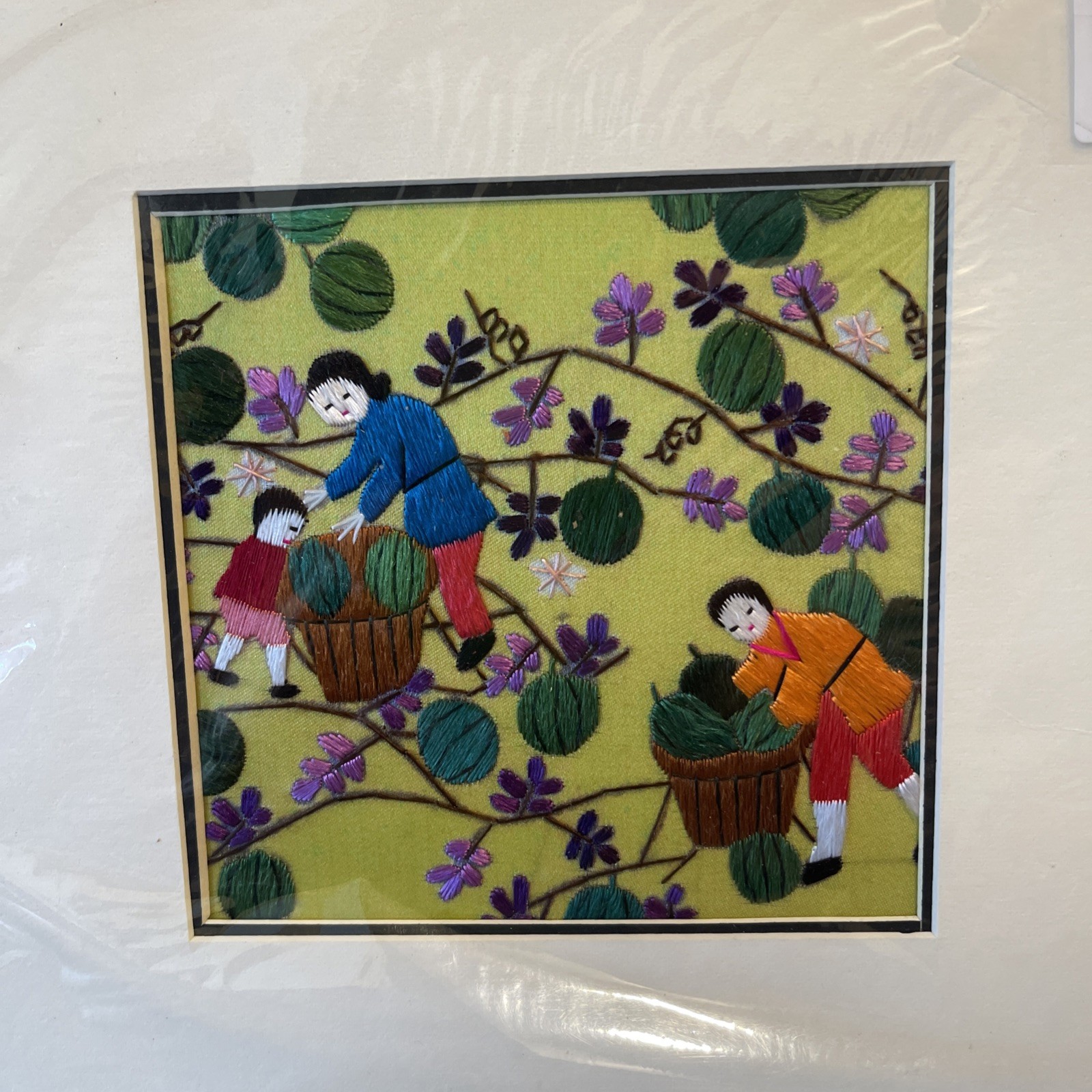 Chinese Embroidery Handmade Frame Stunning Traditional Artwork Silk 4.5 X 4.5”