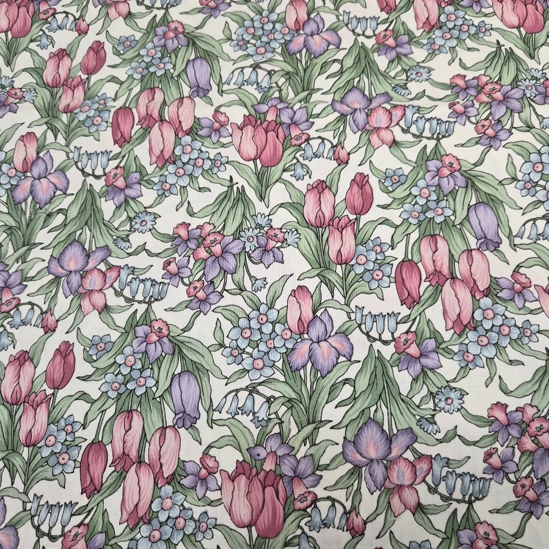 Hoffman California Fabrics Floral Cotton Fabric Art Nouveau Style 42” x 192”