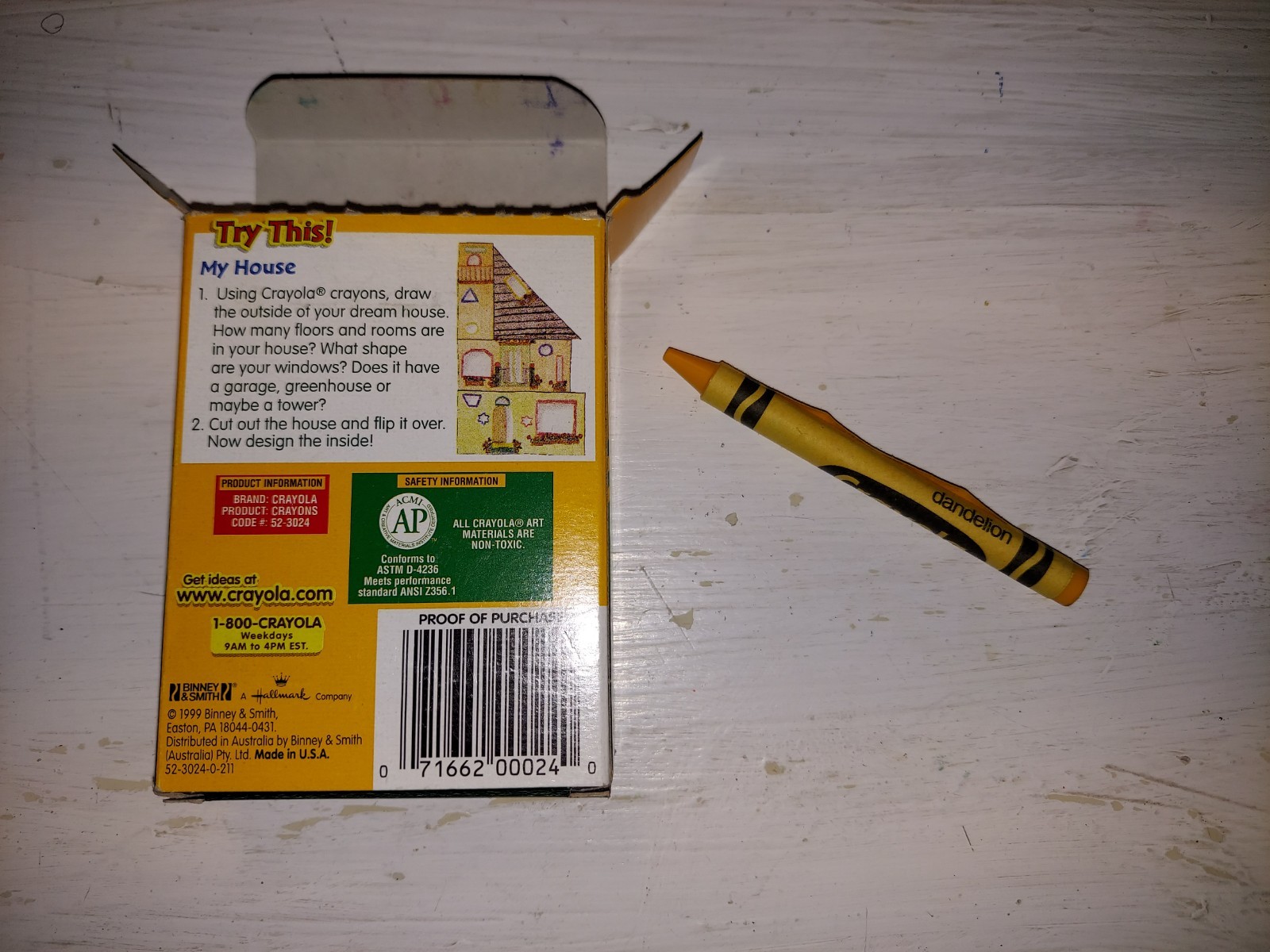 Vintage Crayola Crayons Brilliant Colours 24 Count includes Dandelion Retired